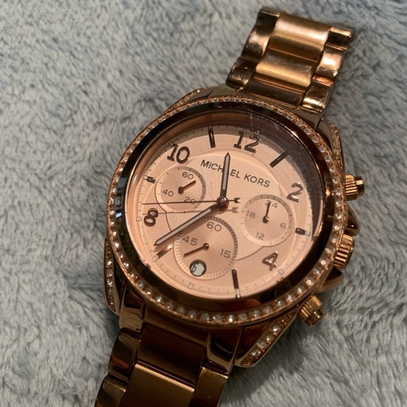 Michael Kors Blair Chronograph Rose Dial Watch - Picture 4 of 8
